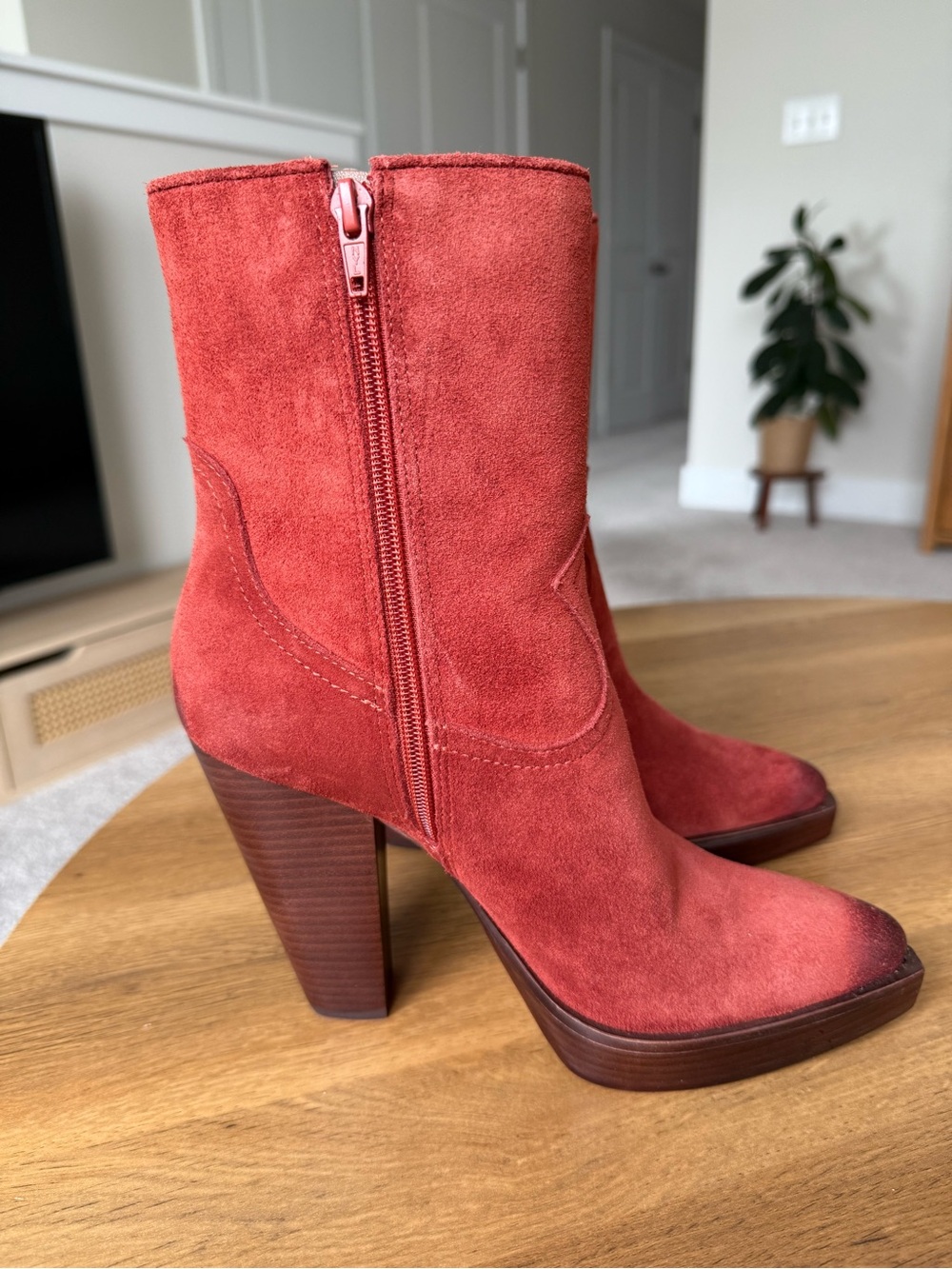 Vince Camuto Ninkisha Suede Western Heeled Boots Ketchup Red US 8 EU 38.5 NWOT - Picture 3 of 14